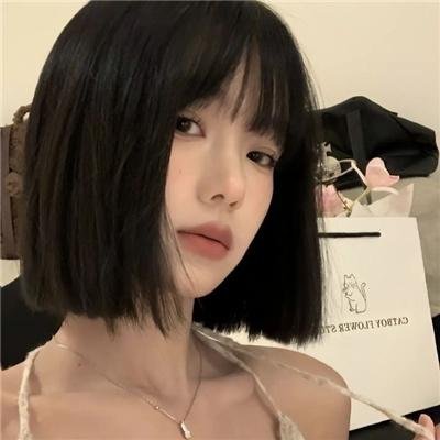 穿风信子蓝的少女